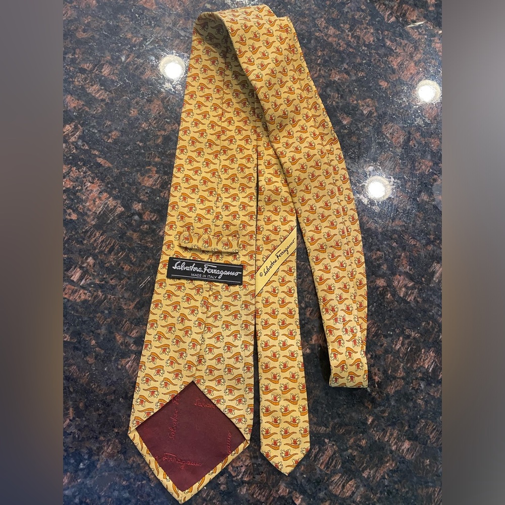 Salvatore Ferragamo Elephant Silk Necktie! EUC